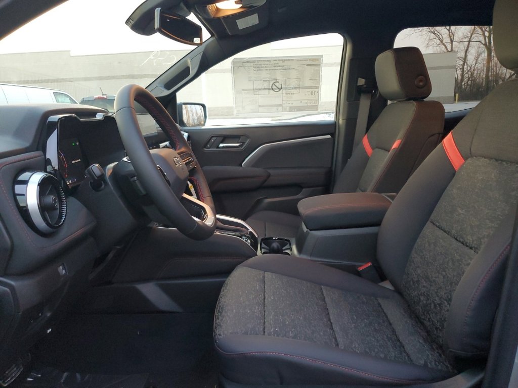 2025 Chevrolet Colorado Z71 photo 15