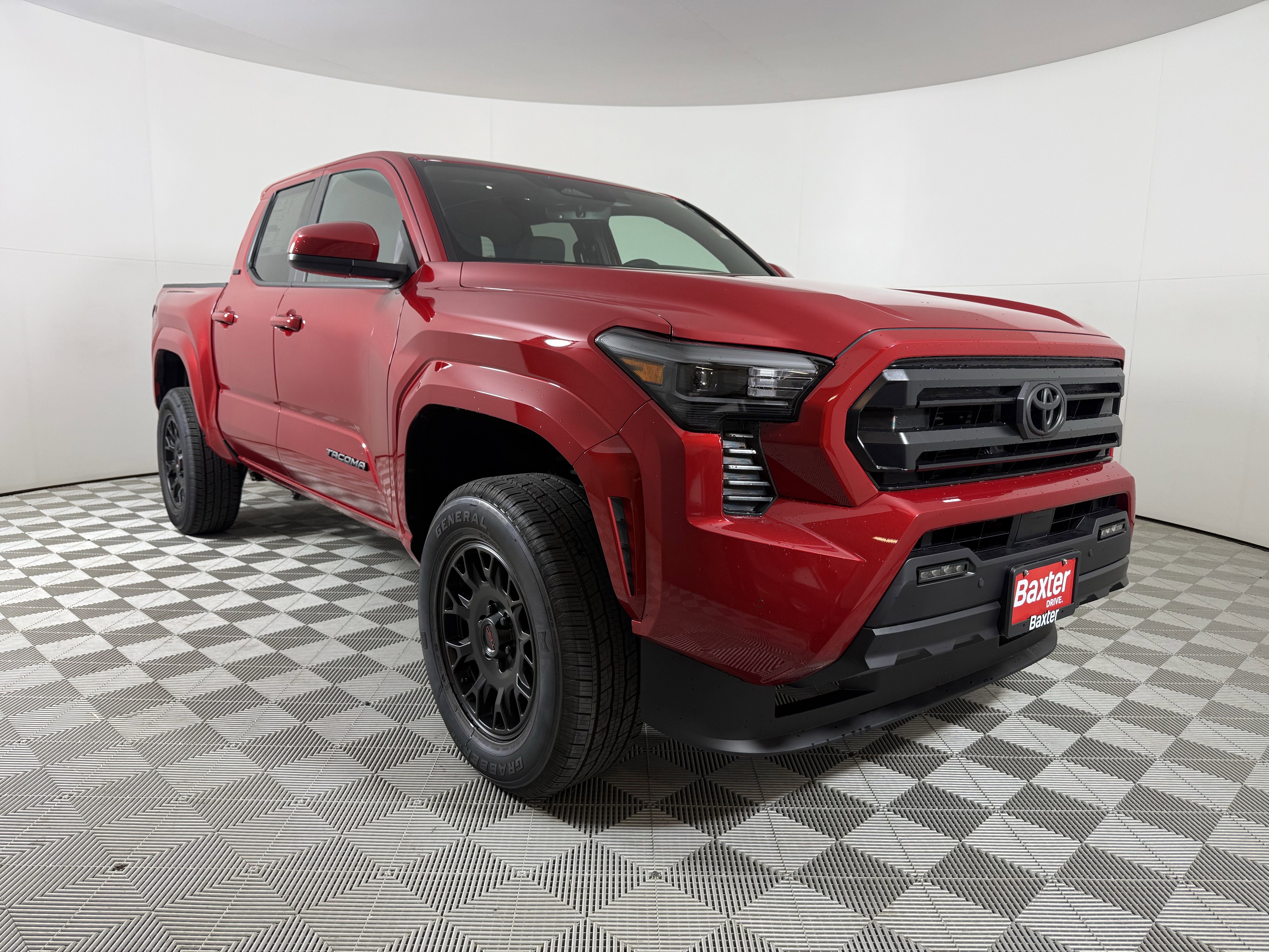 2025 Toyota Tacoma SR5's photo
