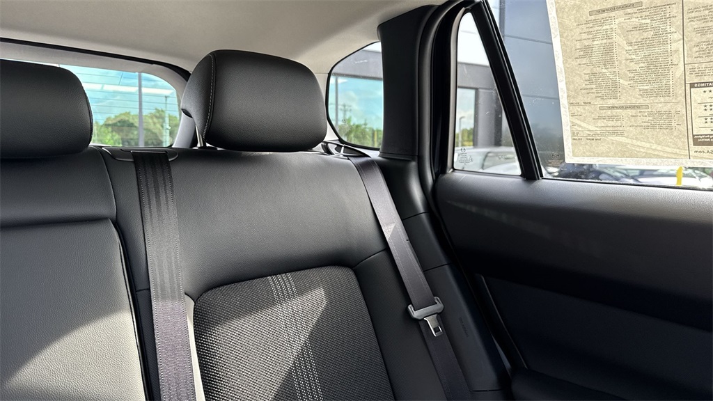 2025 Mazda CX-50 2.5 S Preferred photo 18