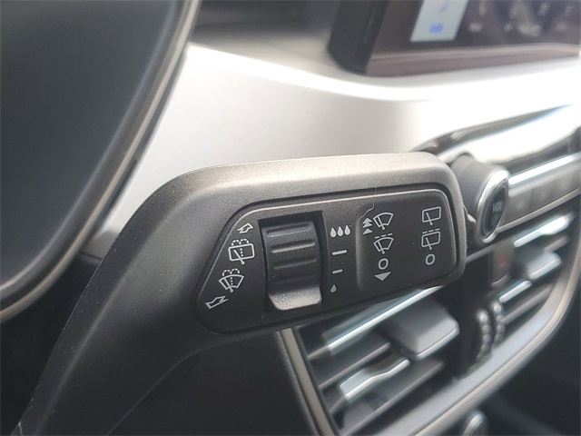 2022 Ford Escape SEL photo 18