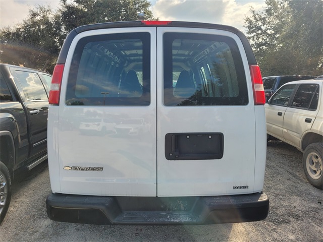 2021 Chevrolet Express 2500 Cargo Work Van photo 4
