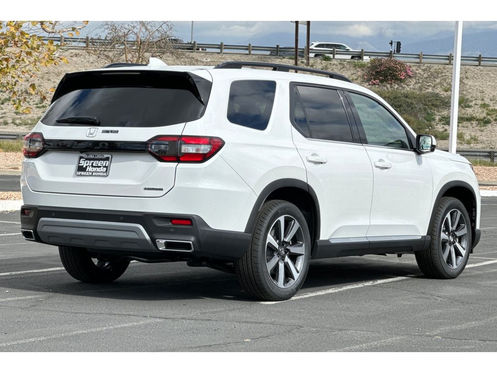 2025 Honda Pilot Touring photo 4