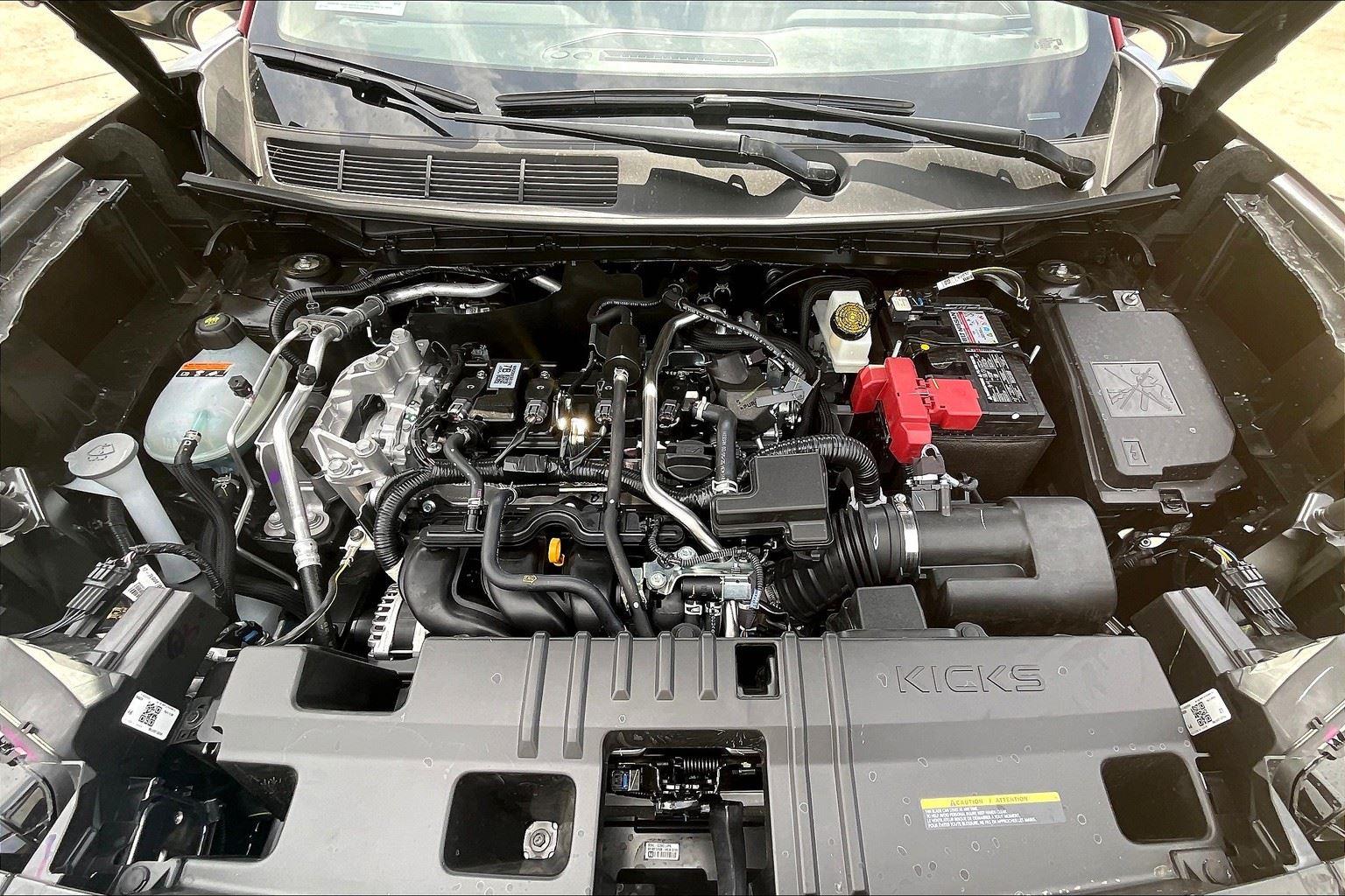 2025 Nissan Kicks SR photo 10