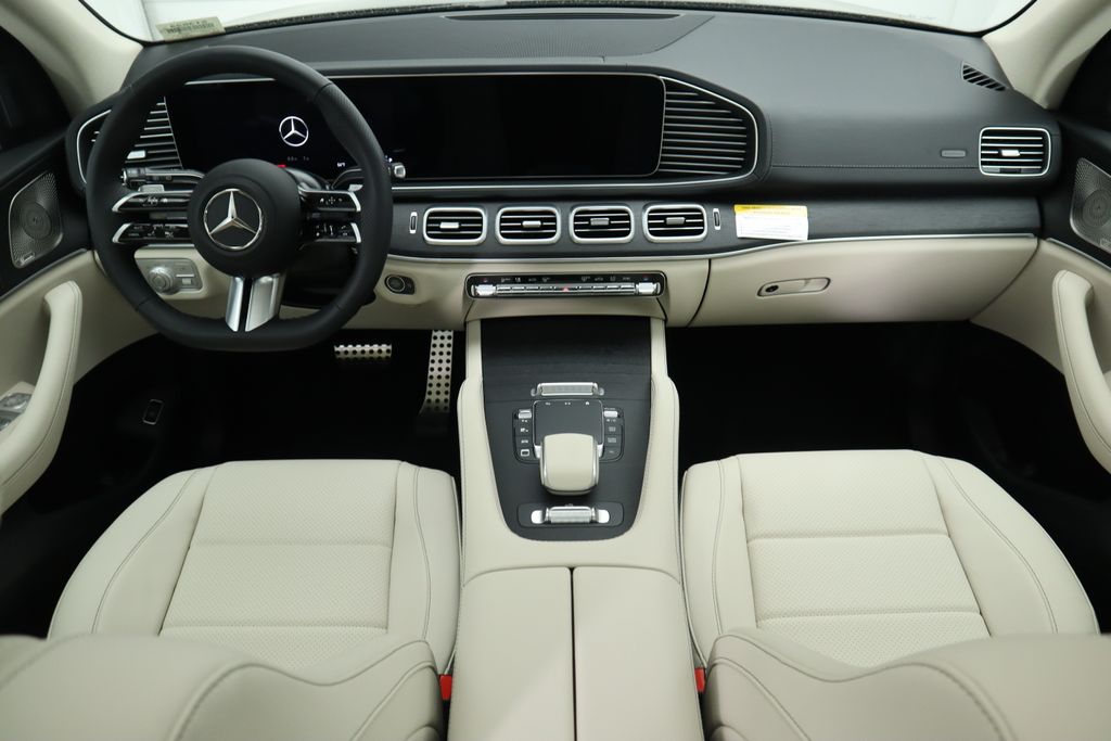 2025 Mercedes Benz GLS 450 4MATIC photo 11