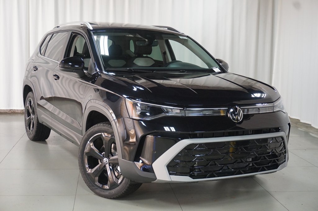 2025 Volkswagen Taos SEL photo 2