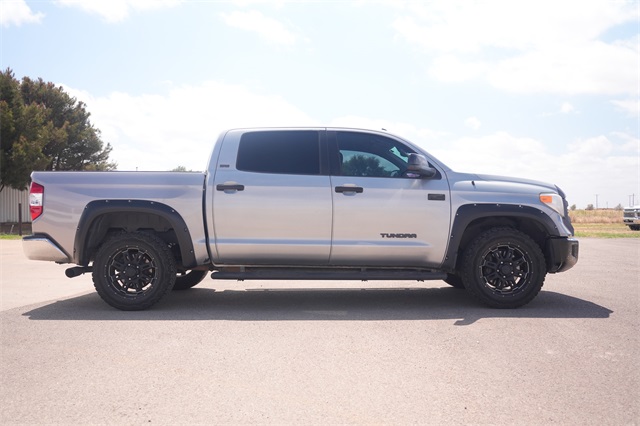 2016 Toyota Tundra SR5 photo 3