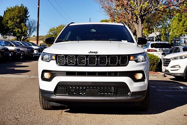 New 2026 Bright White Clear-Coat Exterior Paint Jeep Latitude image 5
