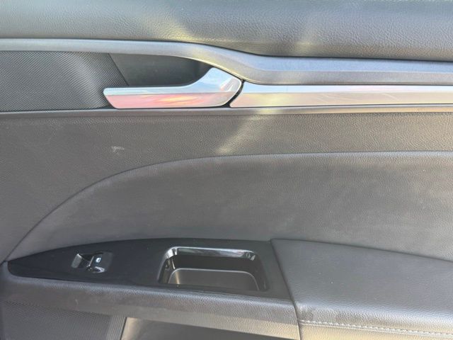 2013 Ford Fusion Titanium photo 19