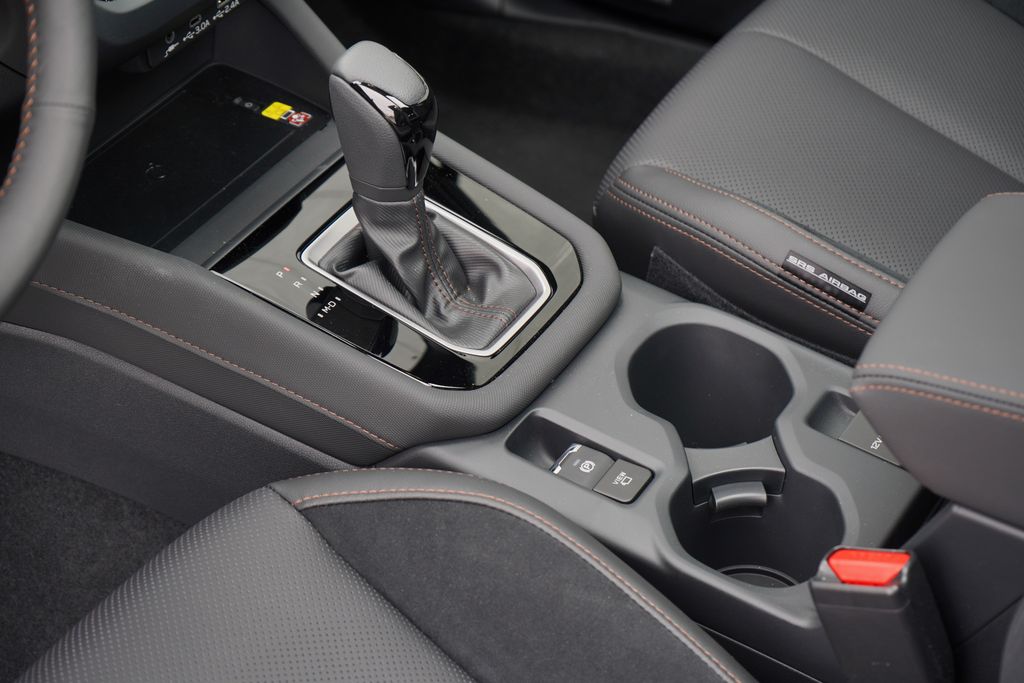 2025 Subaru Forester Touring photo 8