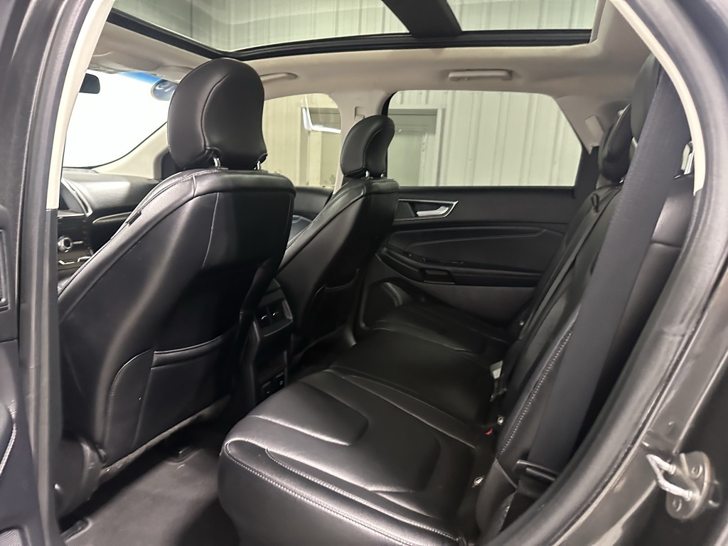2019 Ford Edge Titanium photo 15