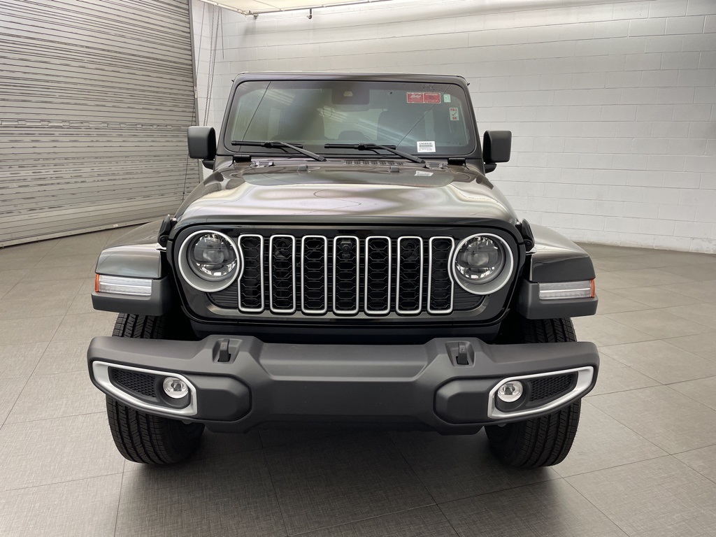 2025 Jeep Wrangler Sahara photo 5