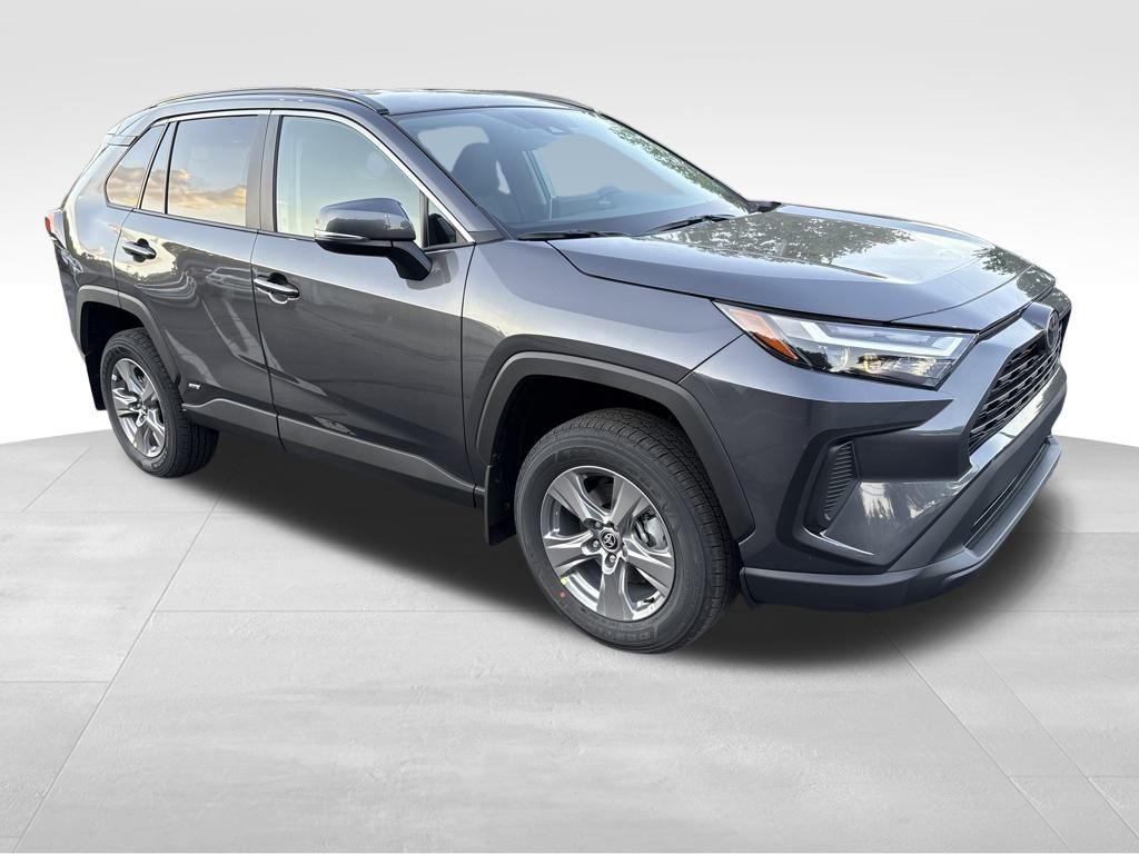 2025 Toyota RAV4 Hybrid XLE photo 7