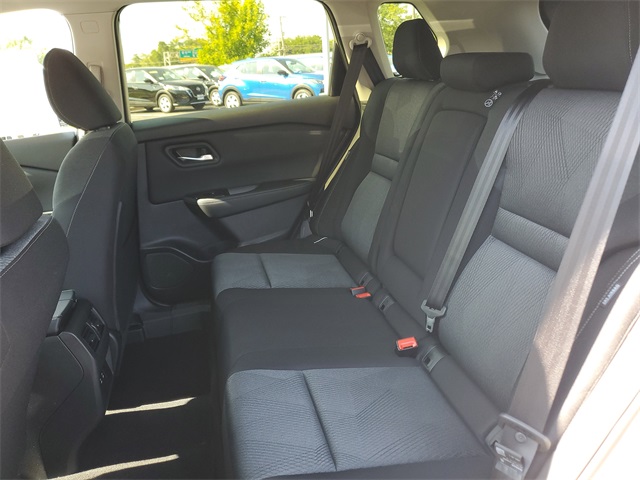 2026 Nissan Rogue SV photo 3