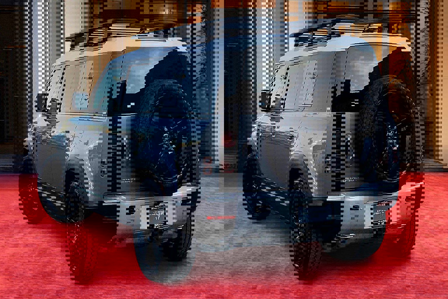 2024 Land Rover Defender 110 S photo 3