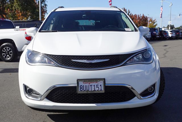 2018 Chrysler Pacifica Touring L photo 3