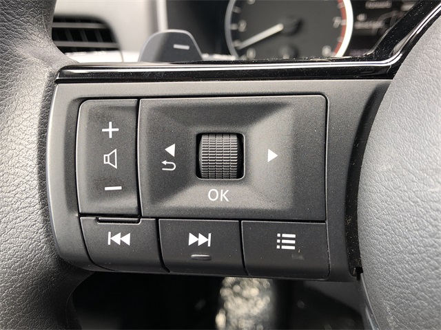 2021 Nissan Rogue SV photo 13