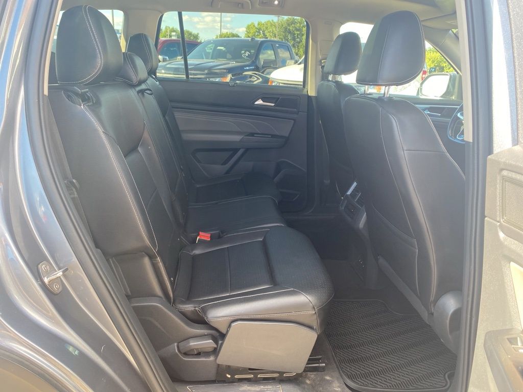 2021 Volkswagen Atlas V6 SE Technology R-Line photo 15