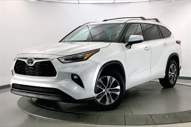 2022 Toyota Highlander XLE photo 10
