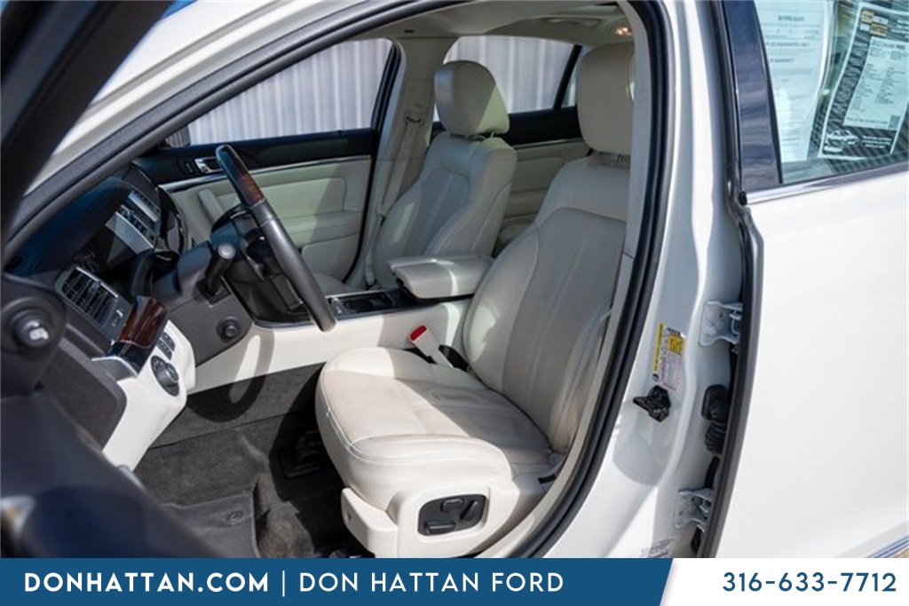 2012 Lincoln MKS photo 4