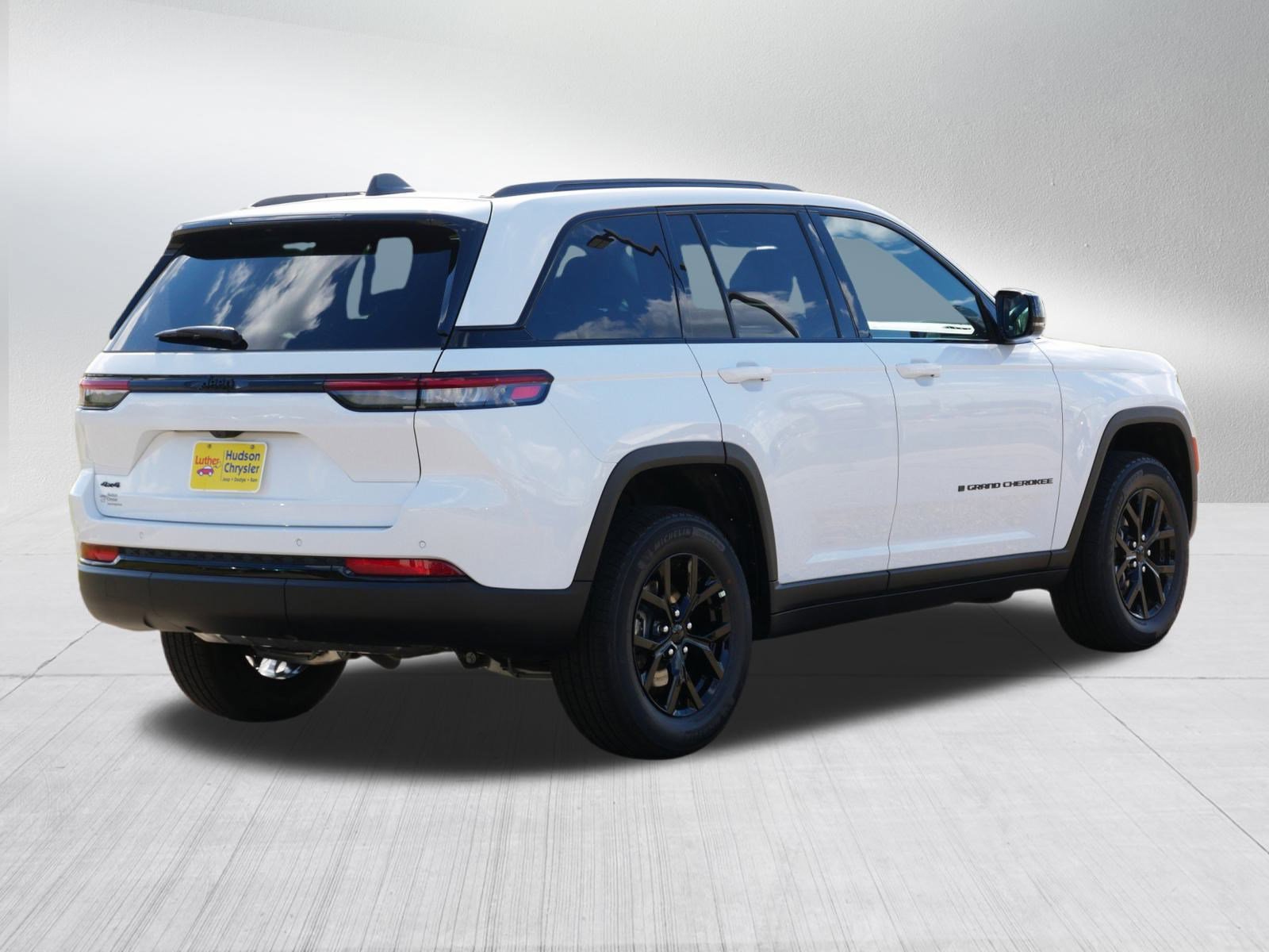 2025 Jeep Grand Cherokee Altitude X photo 2