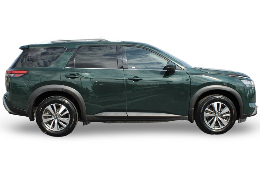 2023 Nissan Pathfinder SL photo 2