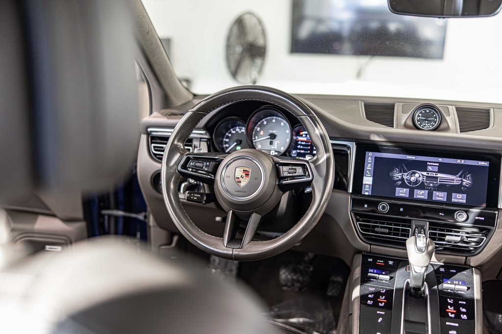 2022 PORSCHE MACAN - Image 35
