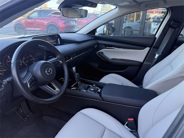 2025 Mazda Mazda3 2.5 s Preferred photo 2