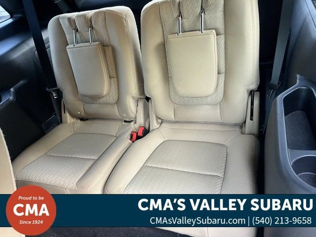 2016 Ford Explorer Base photo 13