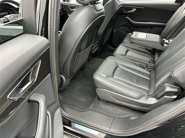 2025 Audi Q7 55 Premium photo 13