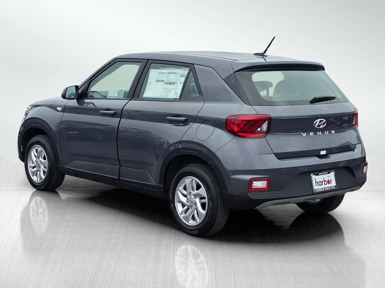 2026 Hyundai Venue SE photo 3