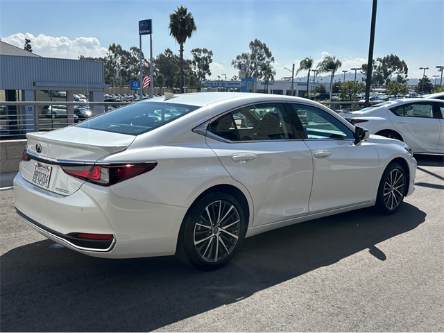 2025 Lexus ES 300h Premium photo 5