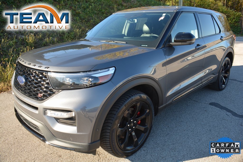 2022 Ford Explorer ST's photo