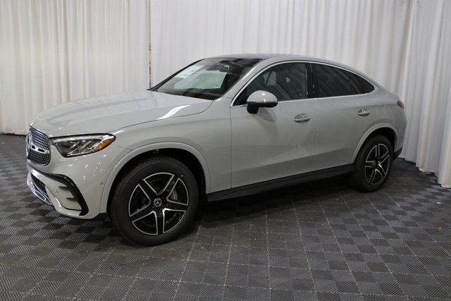 2025 Mercedes Benz GLC 300 4MATIC photo 3