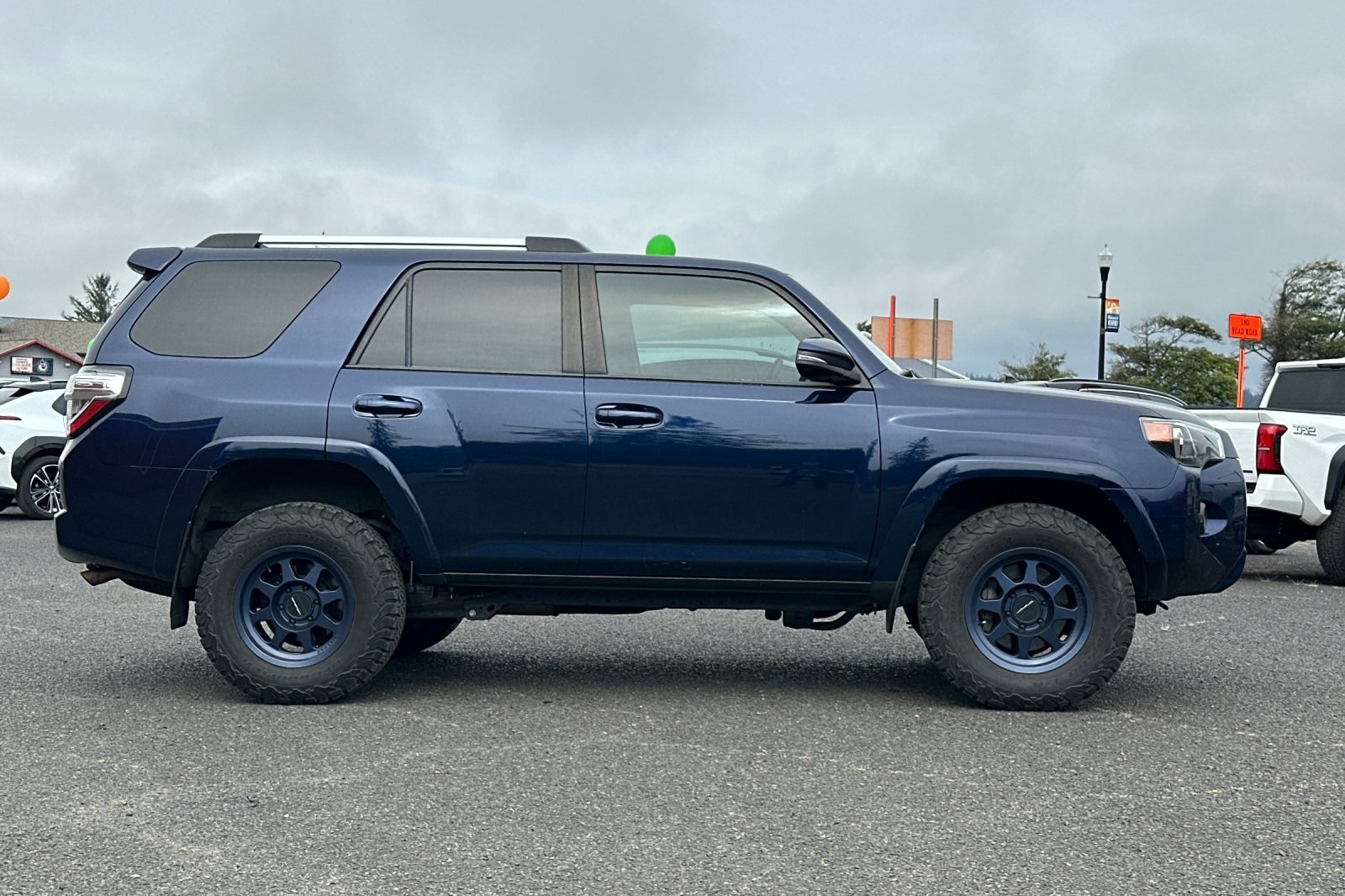 2022 Toyota 4Runner SR5 Premium 4WD photo 2