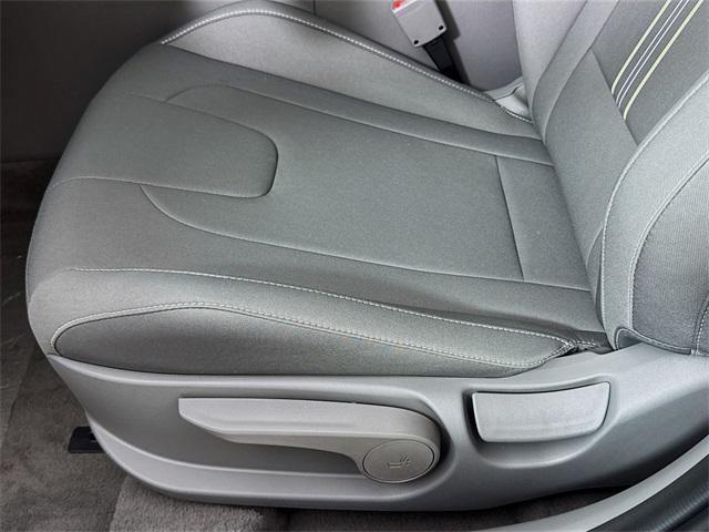 2025 Hyundai Elantra SEL Sport photo 24