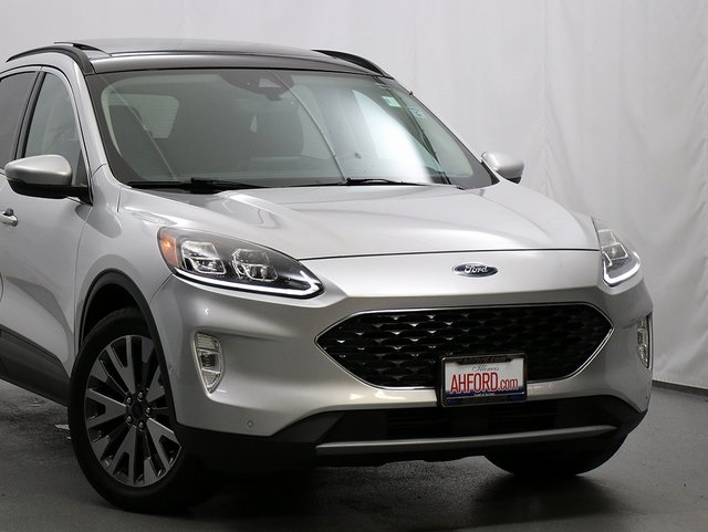 2020 Ford Escape Titanium photo 2