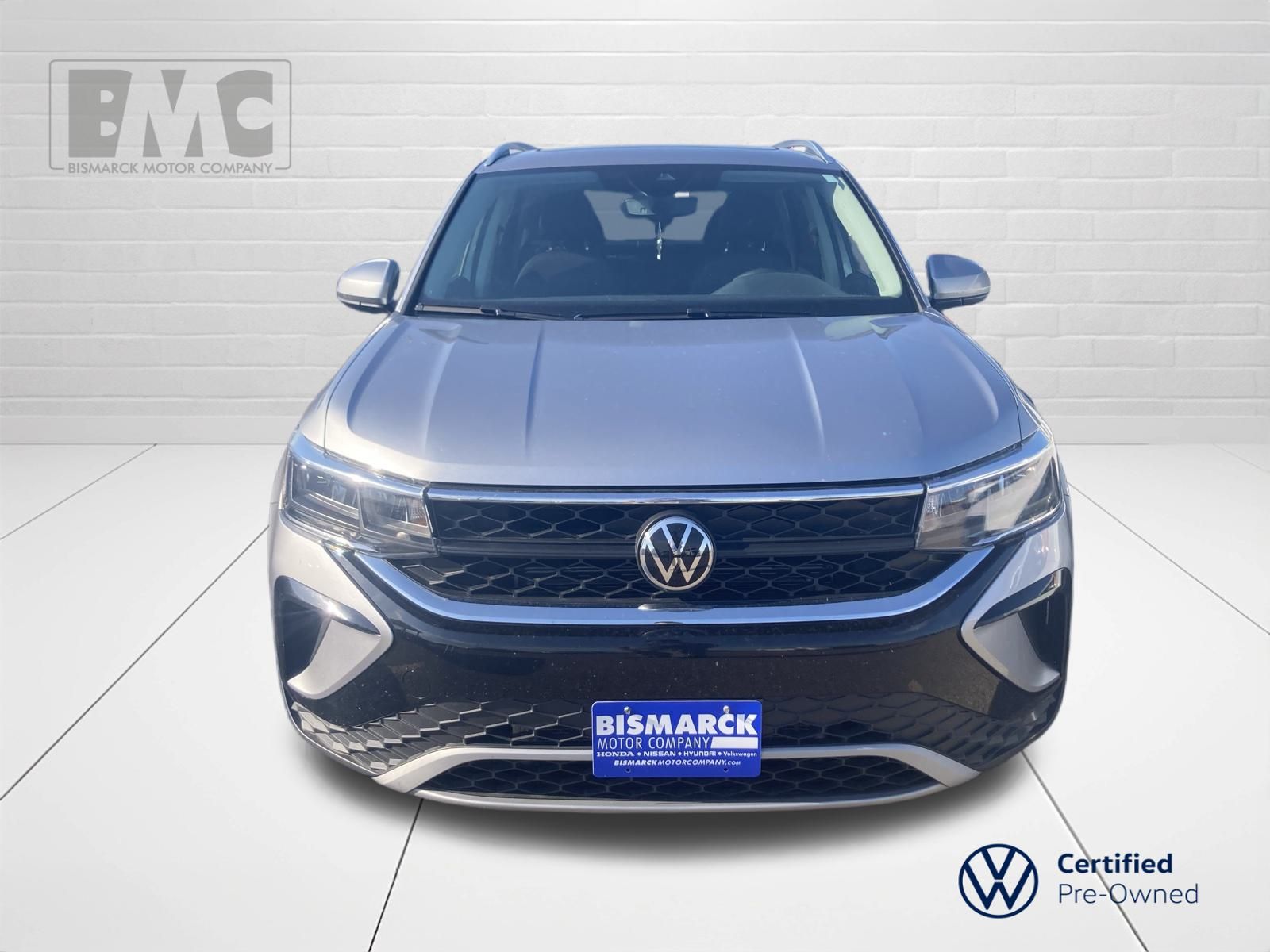 2022 Volkswagen Taos SE photo 2
