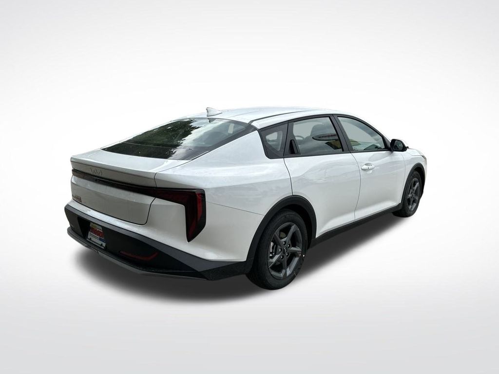 2025 Kia K4 LXS photo 5
