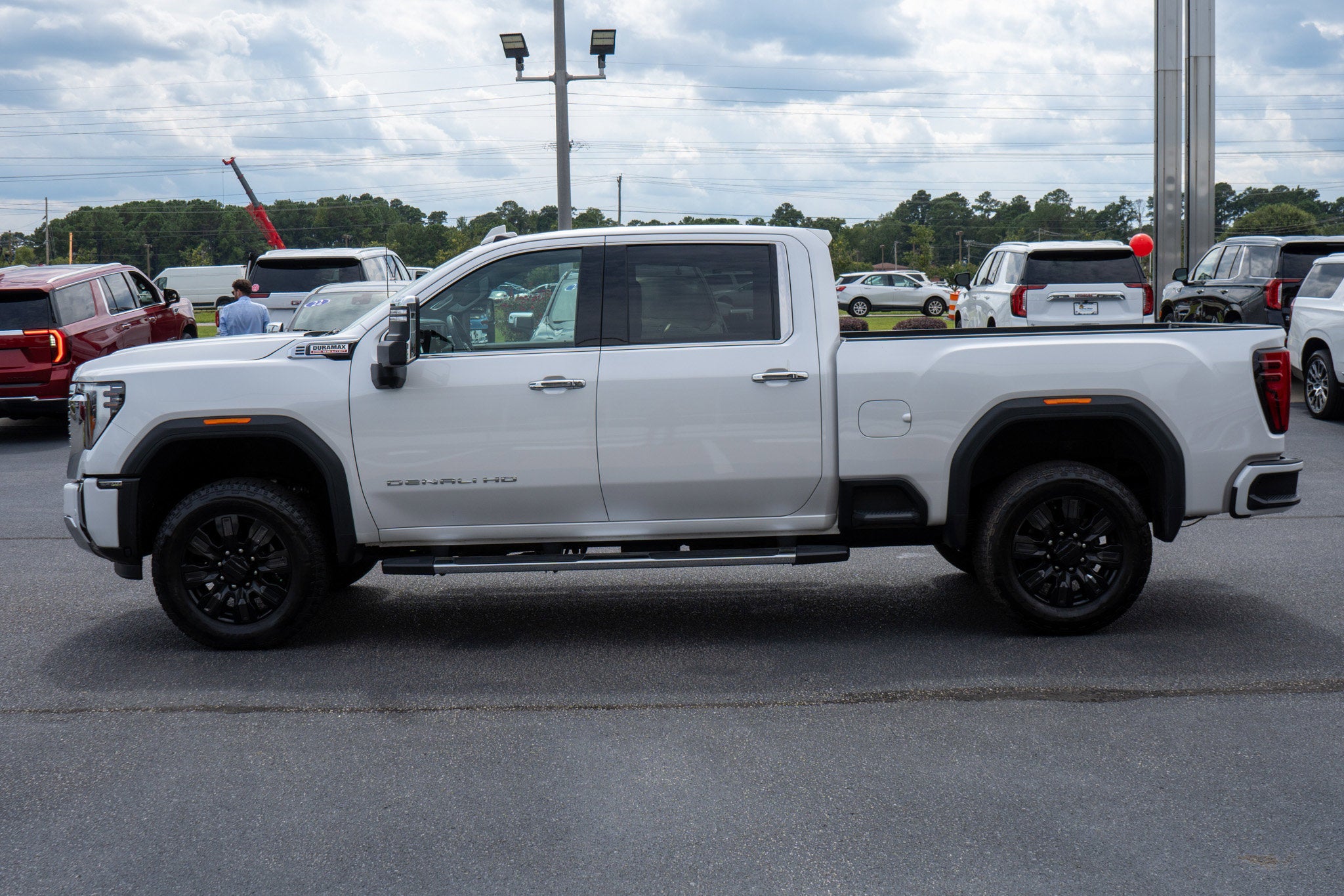 2024 Gmc Sierra 2500 HD Denali photo 2