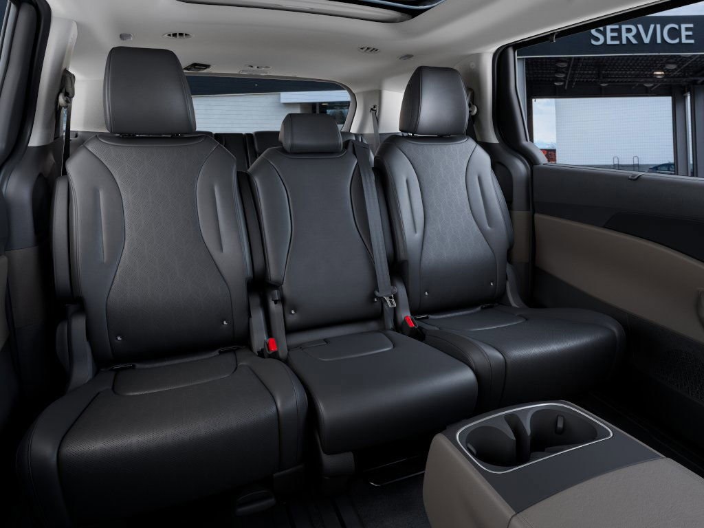2026 Kia Carnival SX photo 13