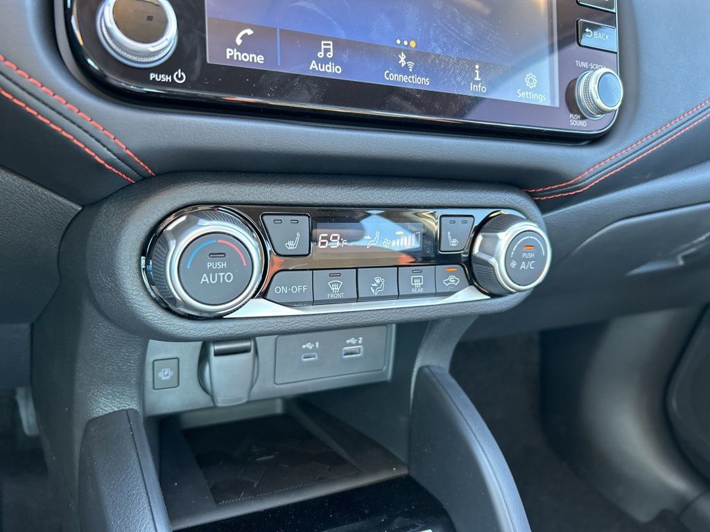 2025 Nissan Versa SR photo 26