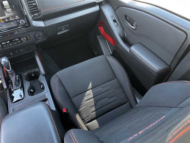 2024 Nissan Frontier PRO-4X photo 16