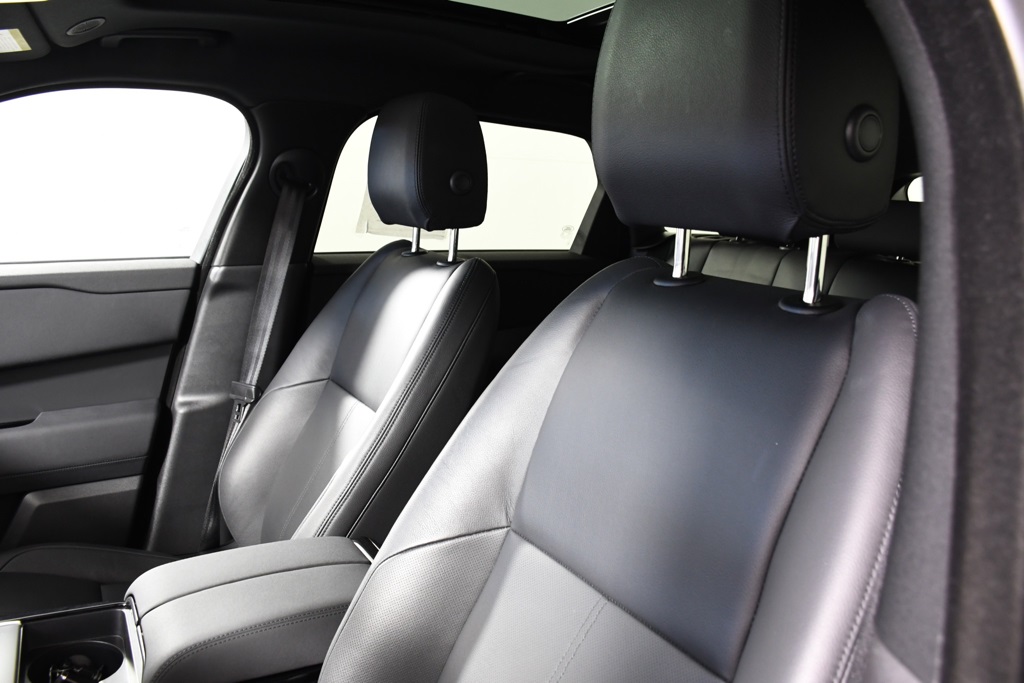 2025 Land Rover Range Rover Velar SE photo 15