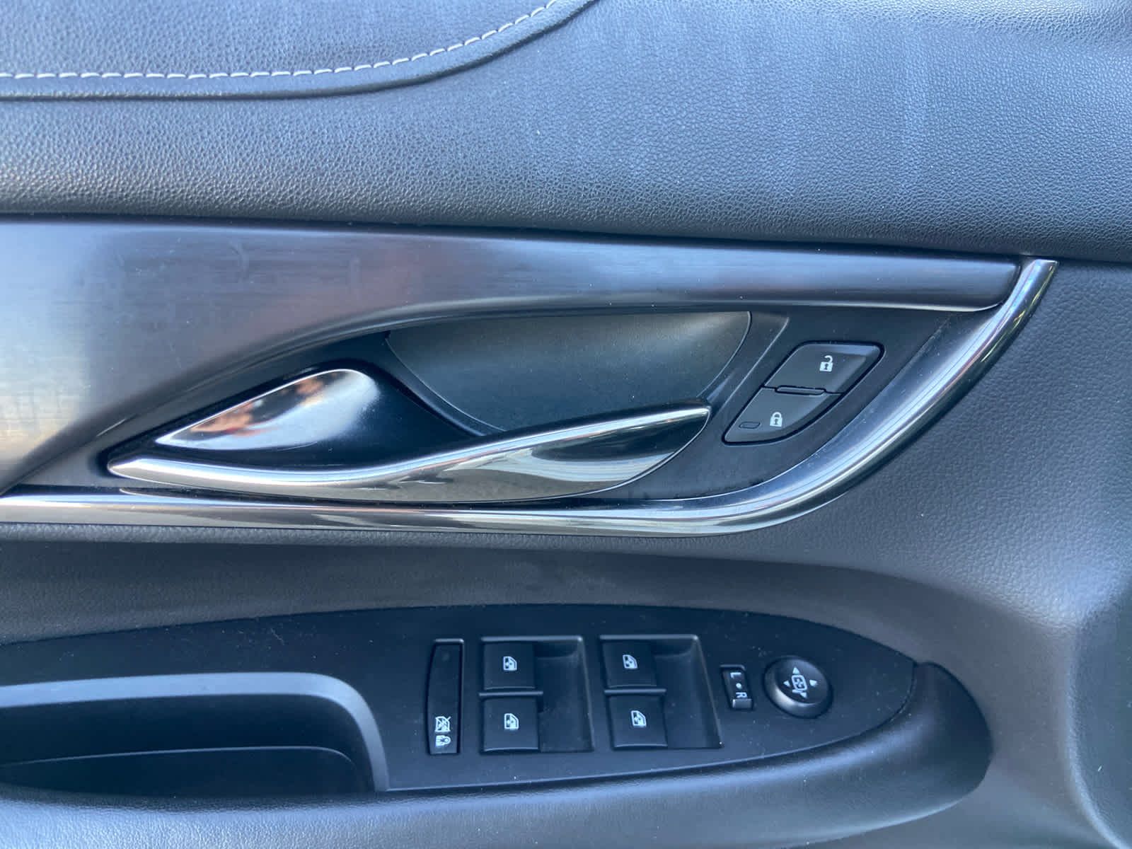 2018 Cadillac ATS Base photo 16
