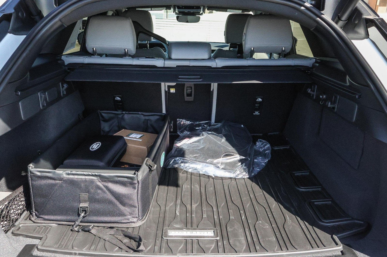 2026 Land Rover Range Rover Velar S photo 23