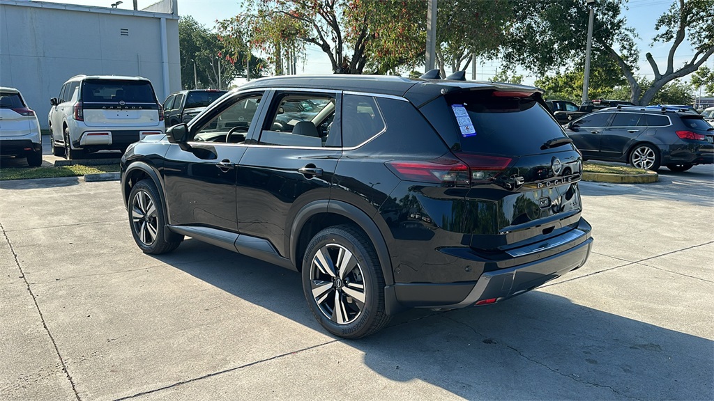 2025 Nissan Rogue SL photo 4