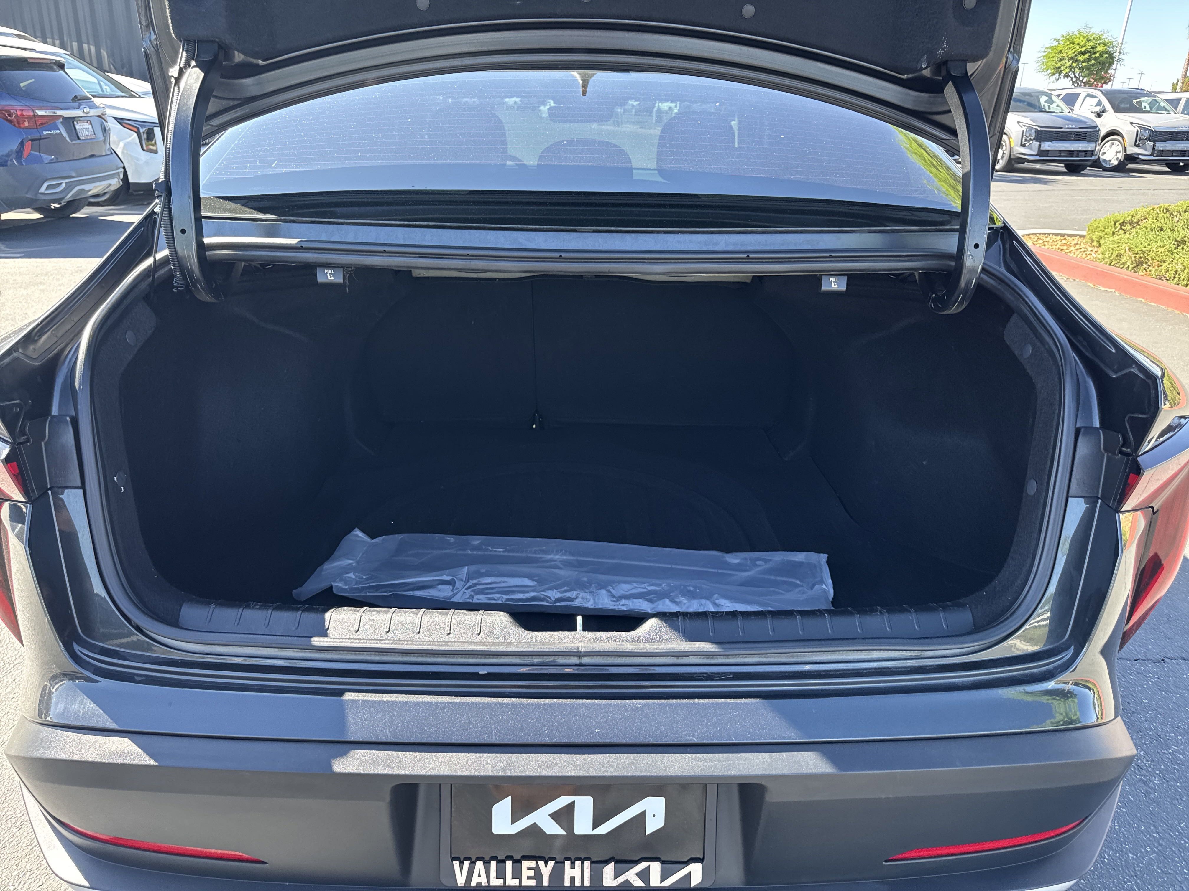 2025 Kia K4 LXS photo 4