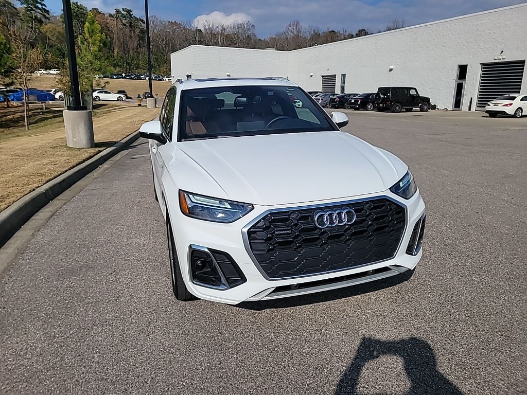 2024 Audi Q5 Premium Plus's photo