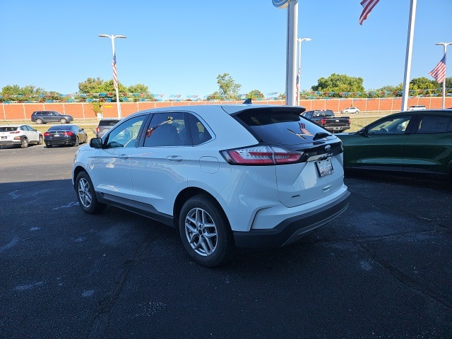 2024 Ford Edge SEL photo 3