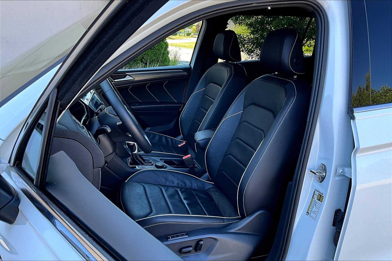 2023 Volkswagen Tiguan SEL R-Line Black photo 15